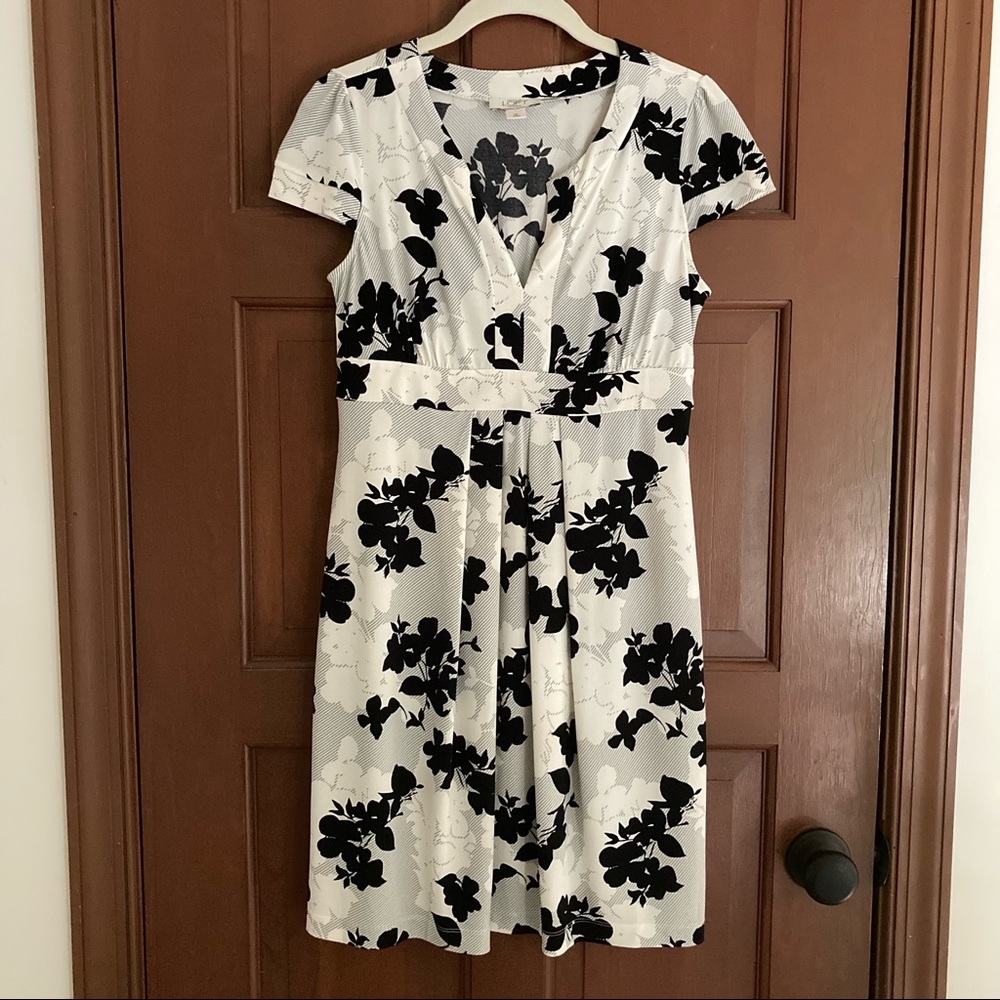Ann Taylor Loft Factory Petite Black and White Floral Dress